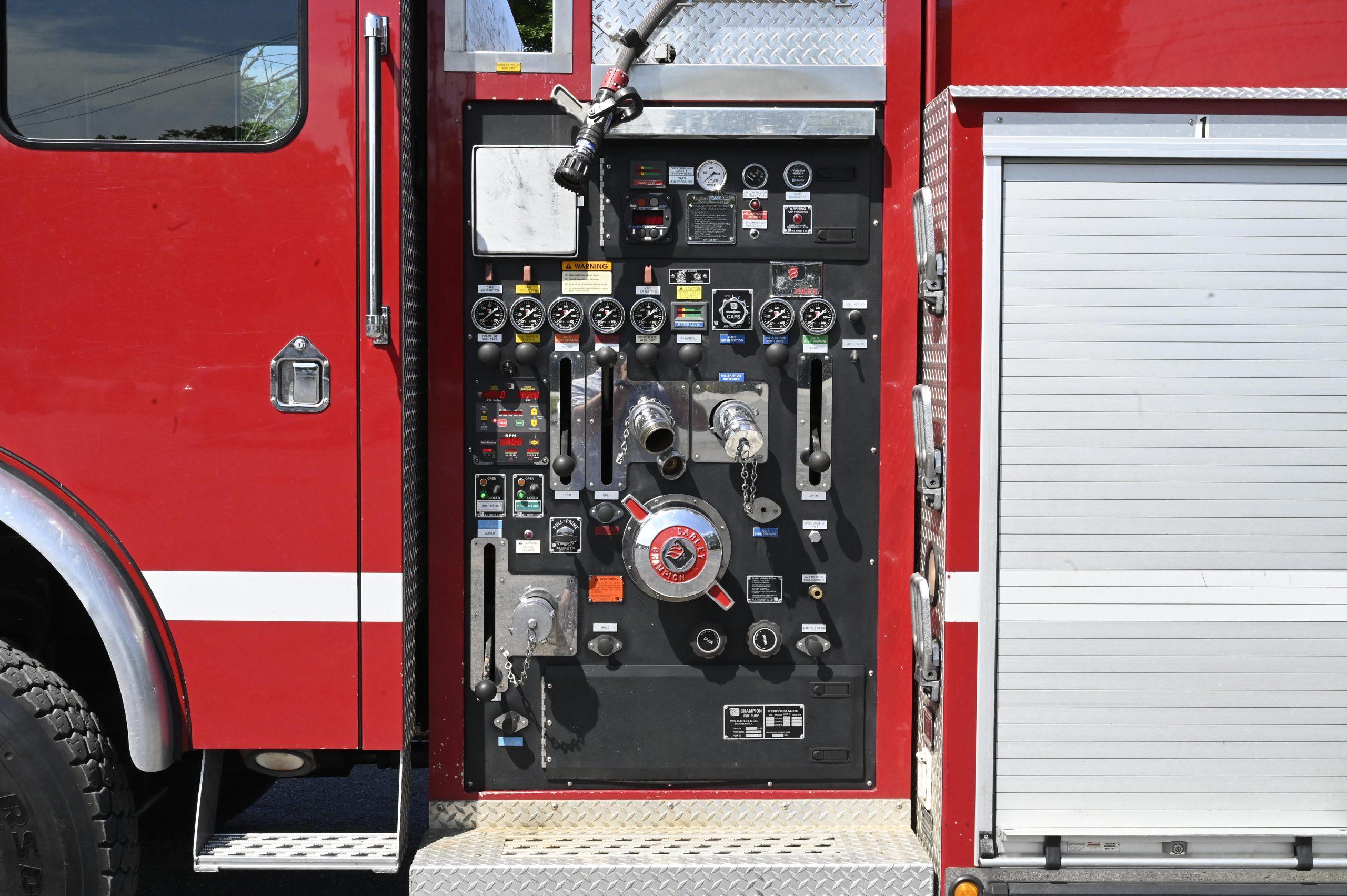 2001 HME/Darley 4X4 Pumper 1000/500 with CAFS - image 6