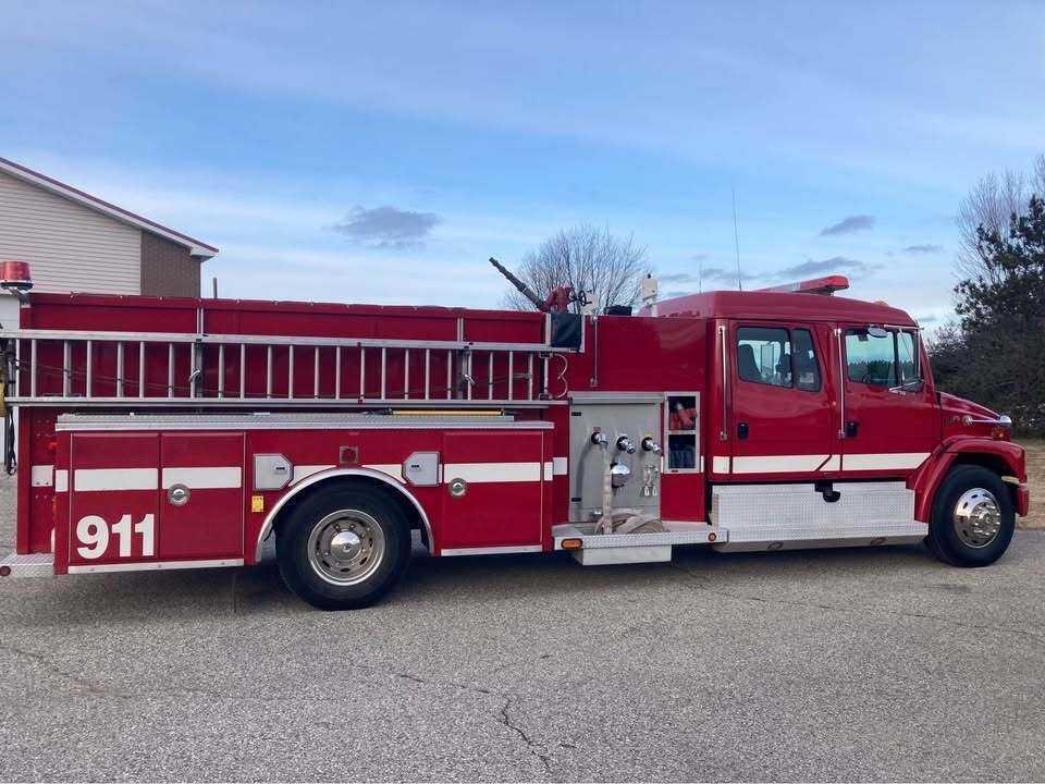 2000 Freightliner/Alexis Engine - image 2