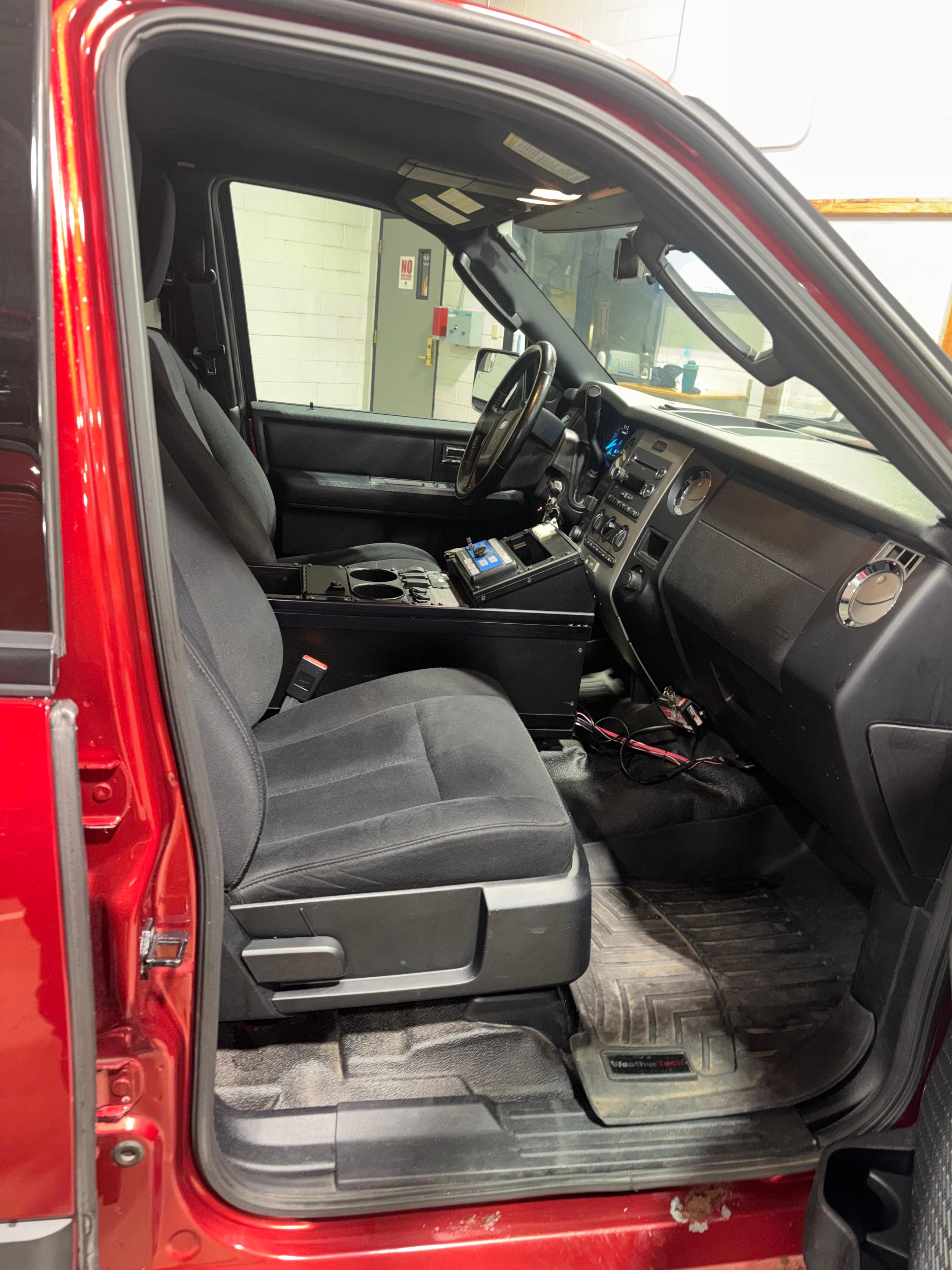 2016 Ford Expedition 4x4 Command Truck - image 11