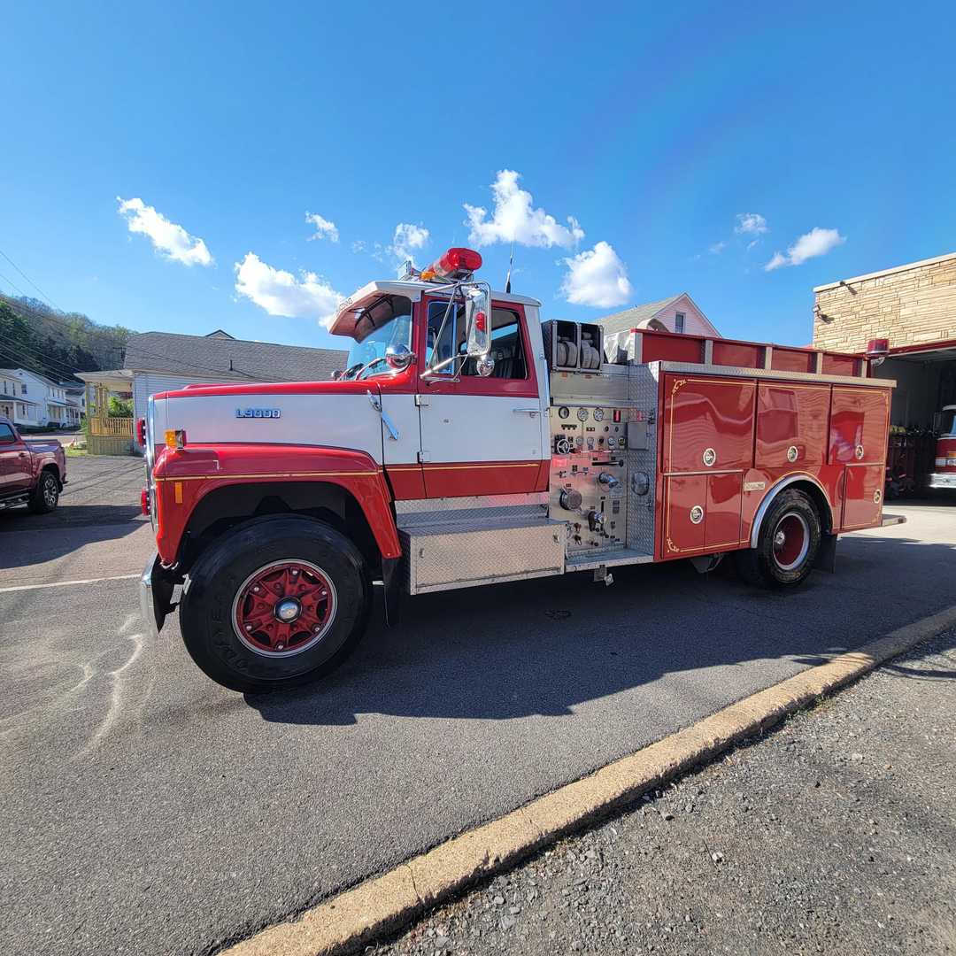 1990 4 Guys Ford Pumper Tanker