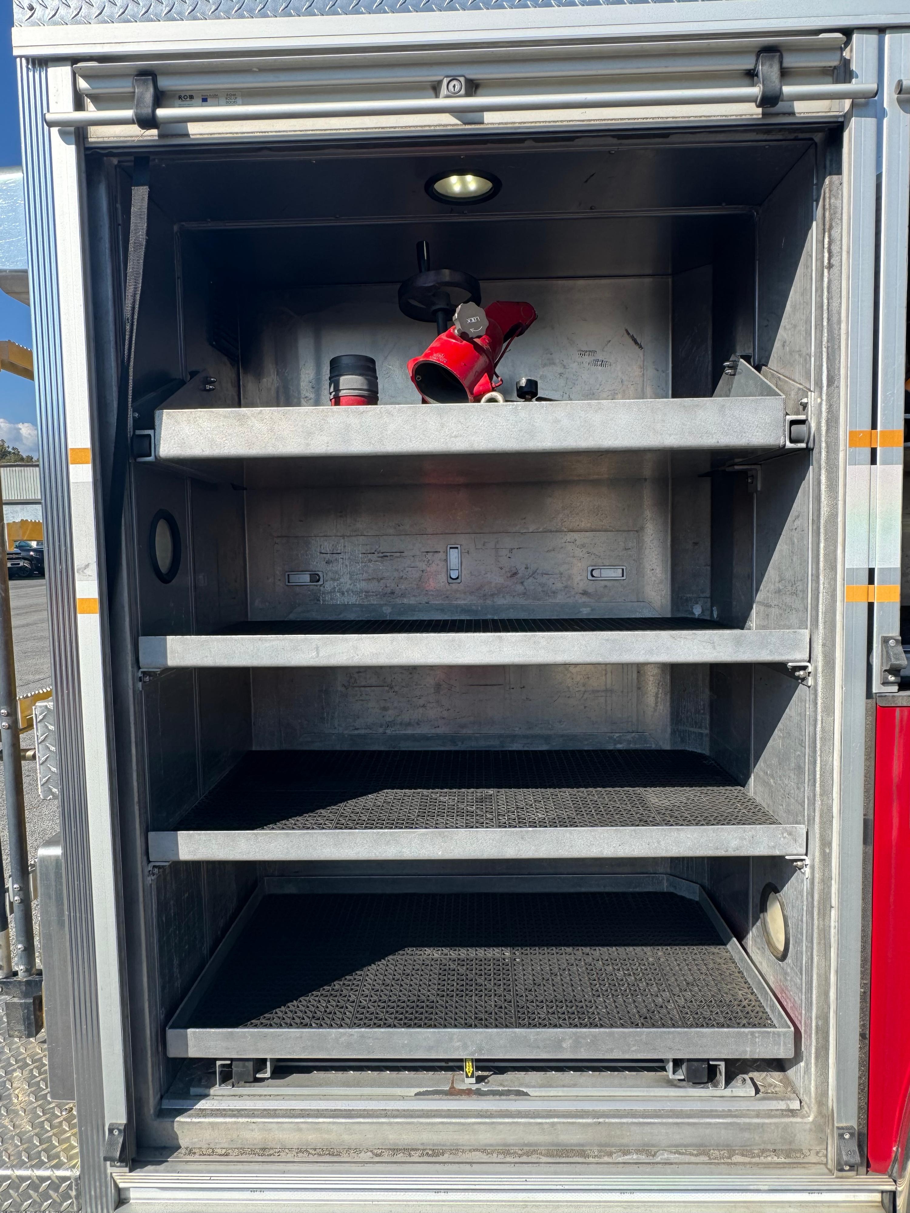 2010 Rosenbauer Spartan Pumper - image 17
