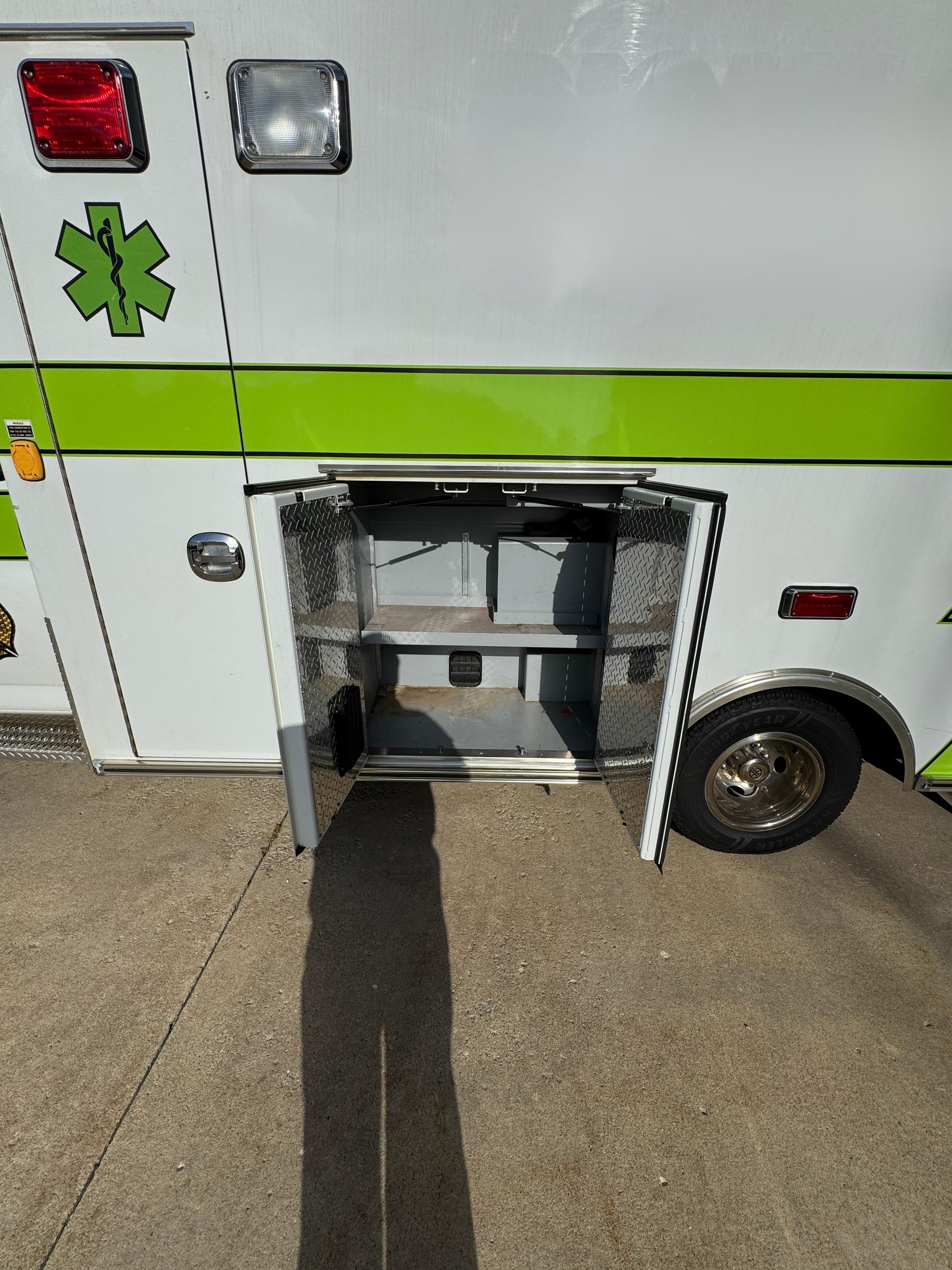 2011 Chevrolet Braun Type III Ambulance - image 15