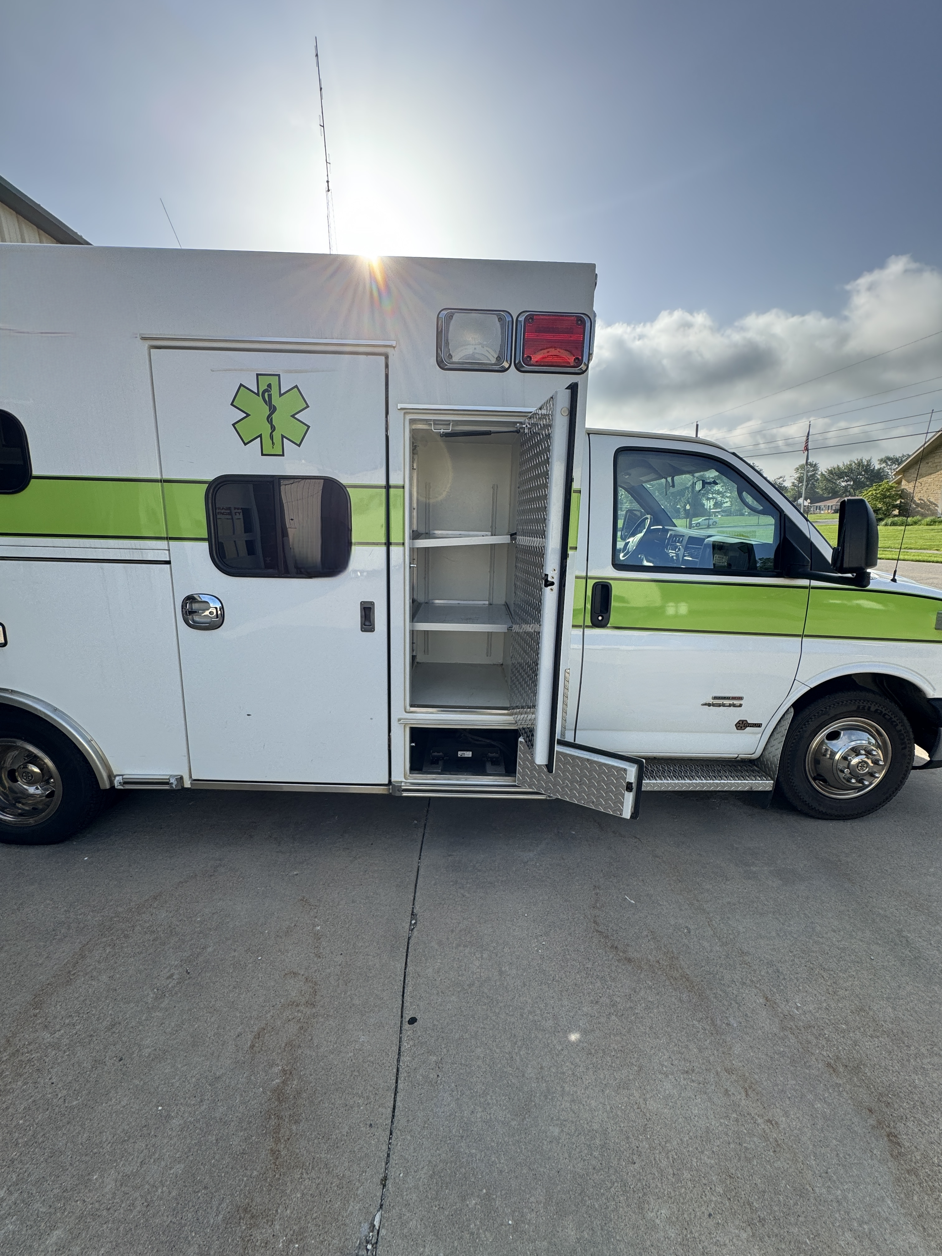 2011 Chevrolet Braun Type III Ambulance - image 6