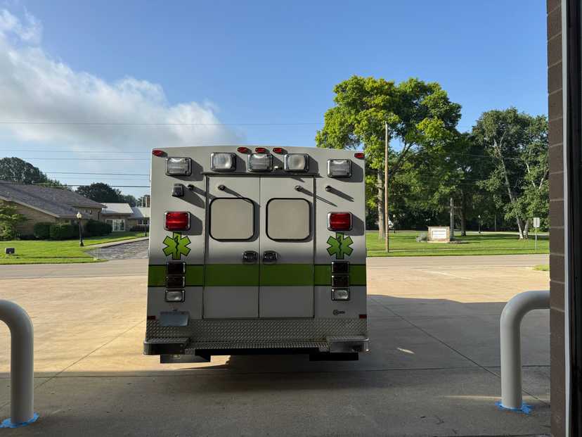 2011 Chevrolet Braun Type III Ambulance — photo 6
