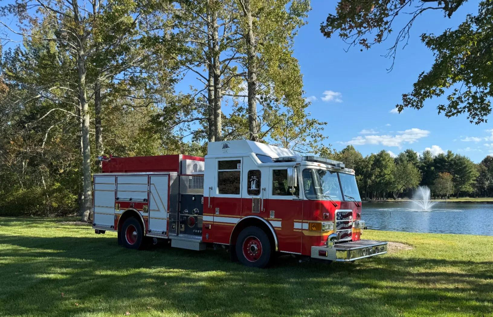 2006 Pierce Enforcer Pumper - image 2