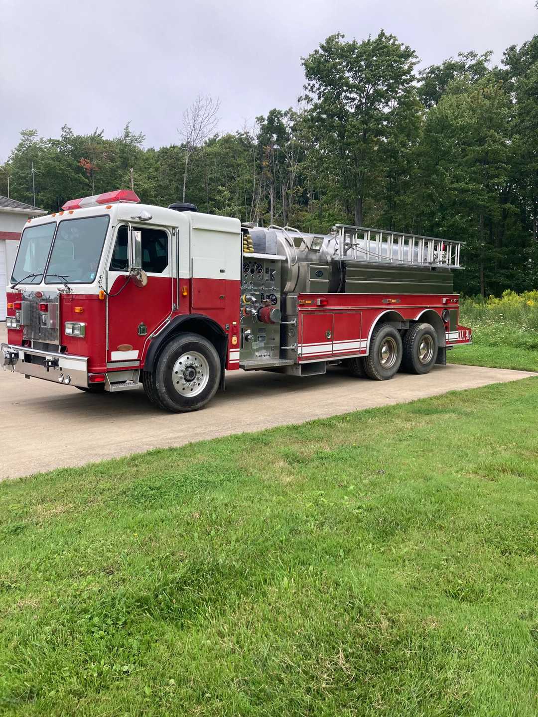 1998 S&S Peterbilt Pumper Tanker