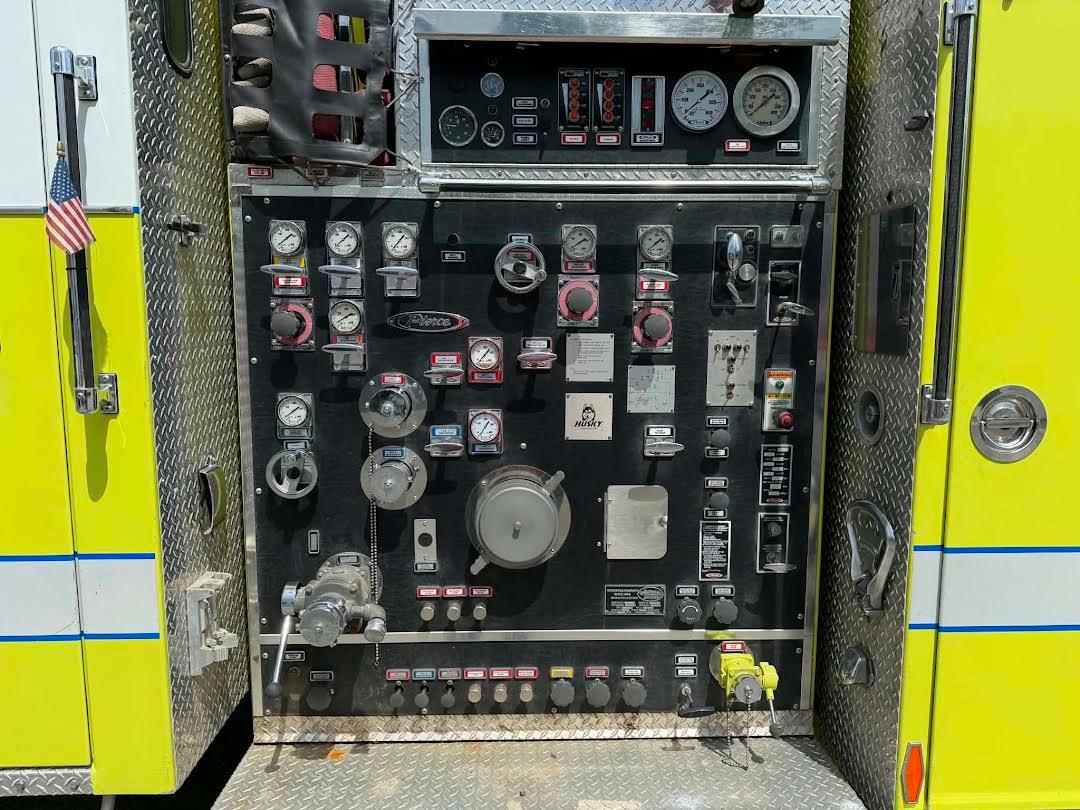 1997 Pierce 4x4 Pumper - image 15