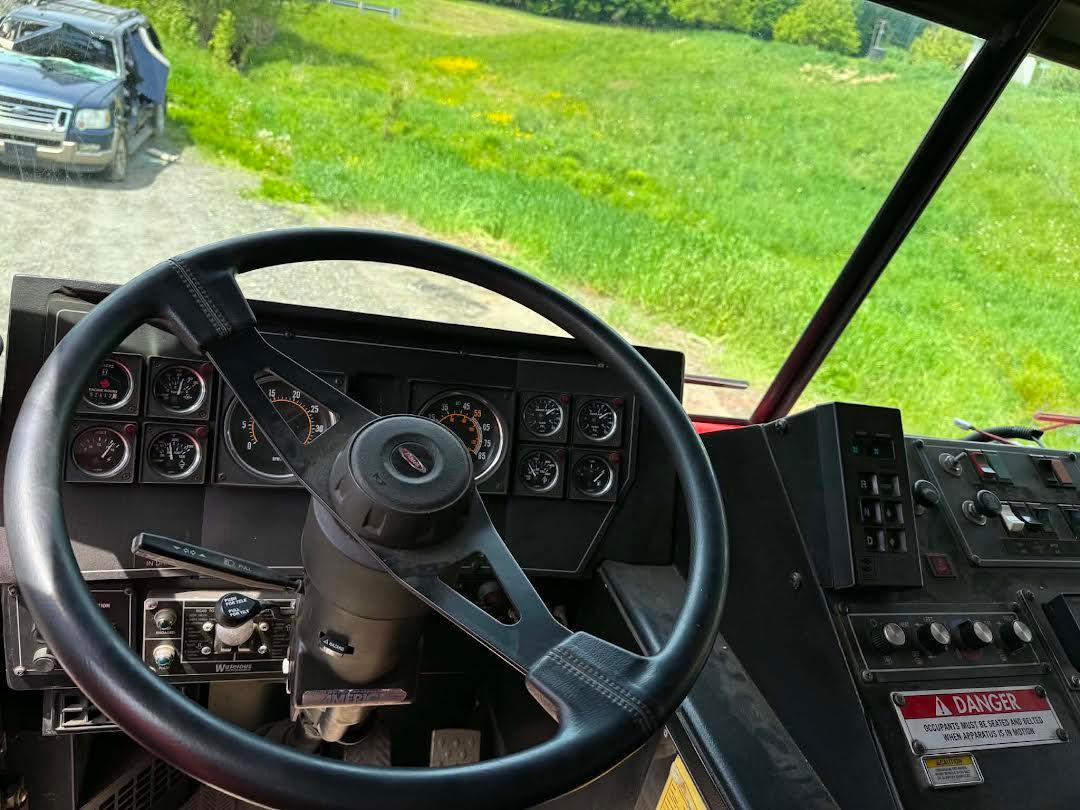 1997 Pierce 4x4 Pumper - image 9