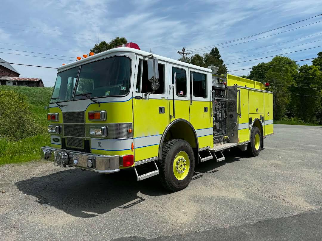 1997 Pierce 4x4 Pumper - image 1