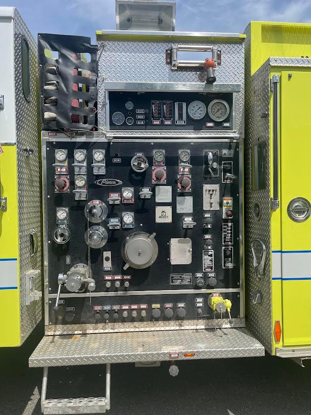 1997 Pierce 4x4 Pumper - image 13