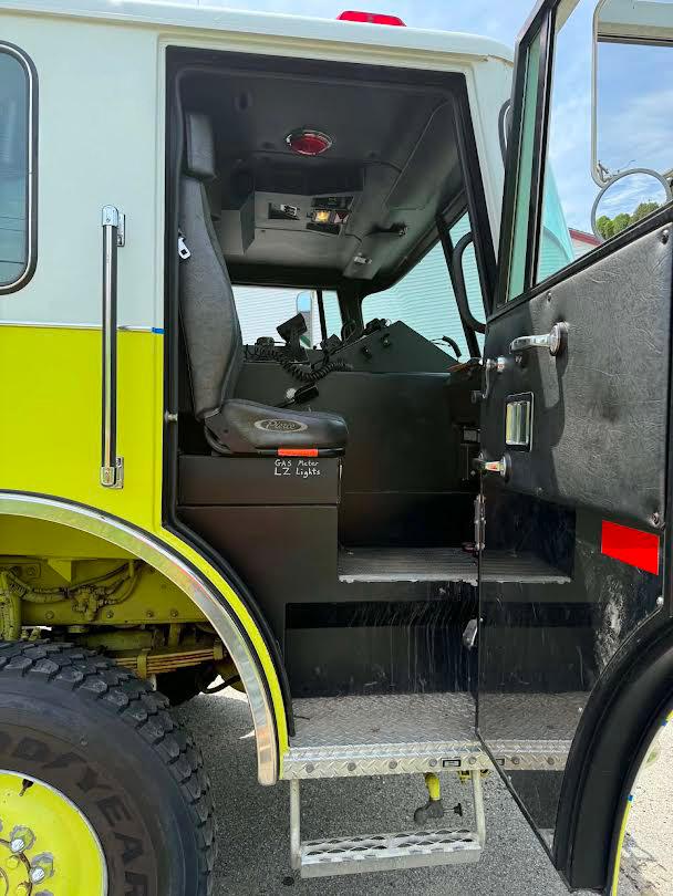 1997 Pierce 4x4 Pumper - image 12