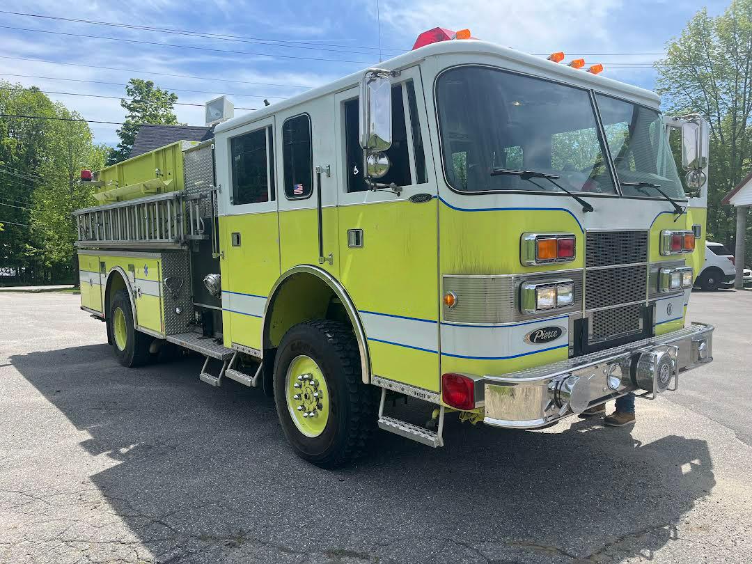 1997 Pierce 4x4 Pumper - image 2