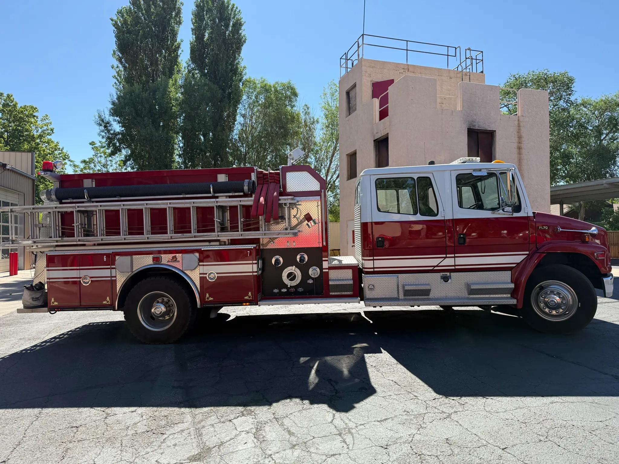 1995 Ferrara Freightliner Pumper - image 2