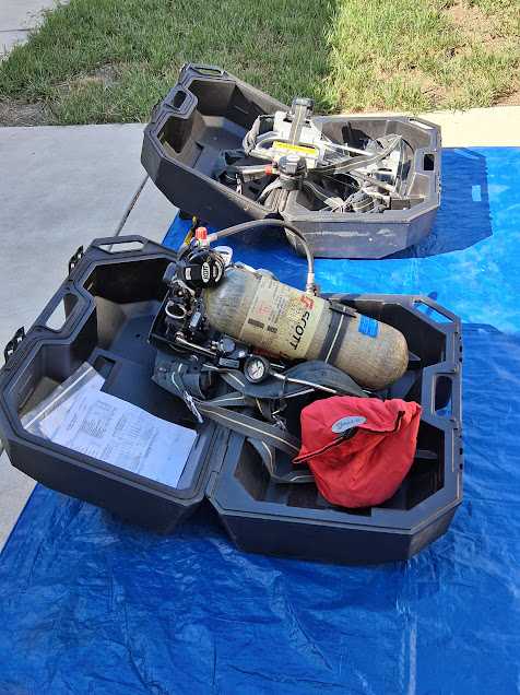 (1) Scott Air-Pak NxG2 4.5, and (1) Scott 2.2 SCBA Harness with EZ Flow Regulator — photo 2