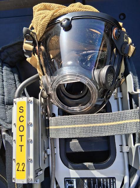 (1) Scott Air-Pak NxG2 4.5, and (1) Scott 2.2 SCBA Harness with EZ Flow Regulator - image 10