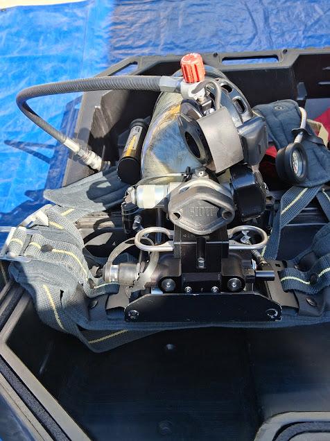 (1) Scott Air-Pak NxG2 4.5, and (1) Scott 2.2 SCBA Harness with EZ Flow Regulator - image 11