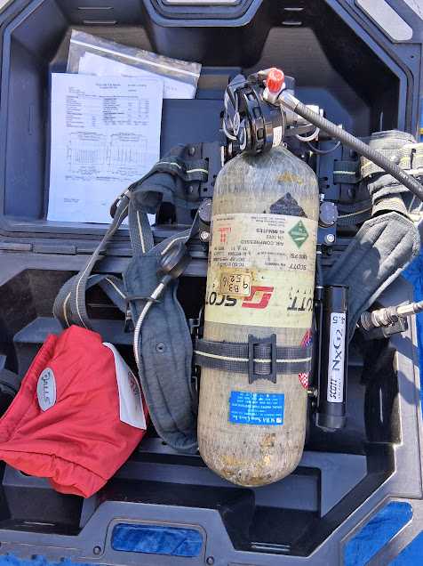 (1) Scott Air-Pak NxG2 4.5, and (1) Scott 2.2 SCBA Harness with EZ Flow Regulator