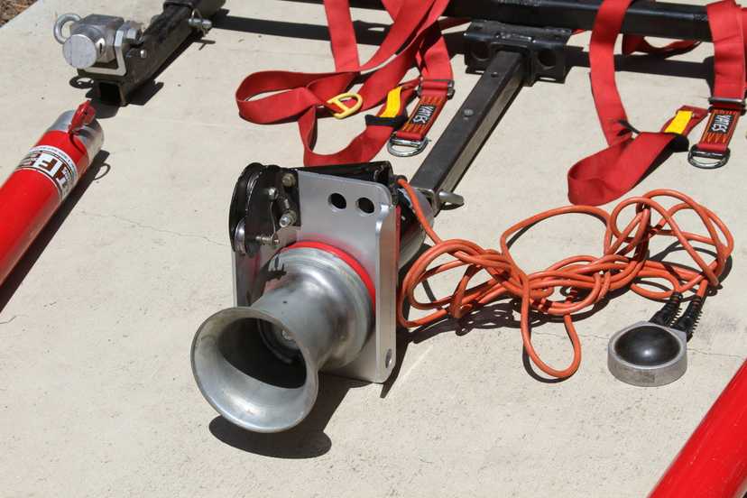REDUCED 20%     AMKUS ARRS 1 Rescue System w/Double Gin Pole Kit, Hitch and Straps — photo 2