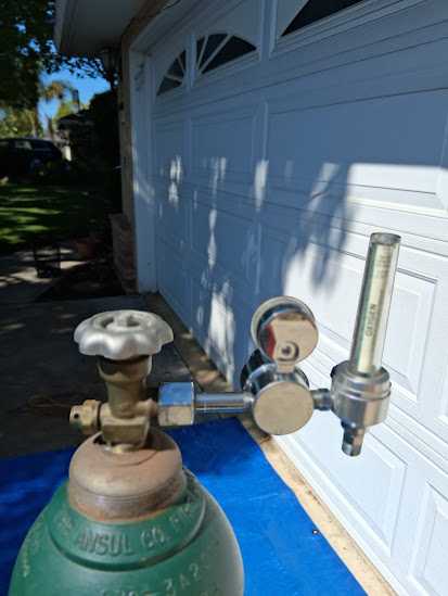 Medical Grade Oxygen K Cylinder, with ISO Rated Harris Low Flow Regulator — photo 7