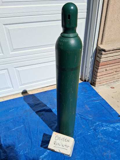 Medical Grade Oxygen K Cylinder, with ISO Rated Harris Low Flow Regulator — photo 2