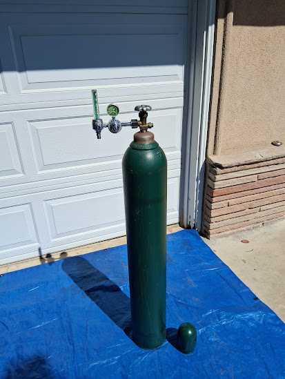 Medical Grade Oxygen K Cylinder, with ISO Rated Harris Low Flow Regulator — photo 6