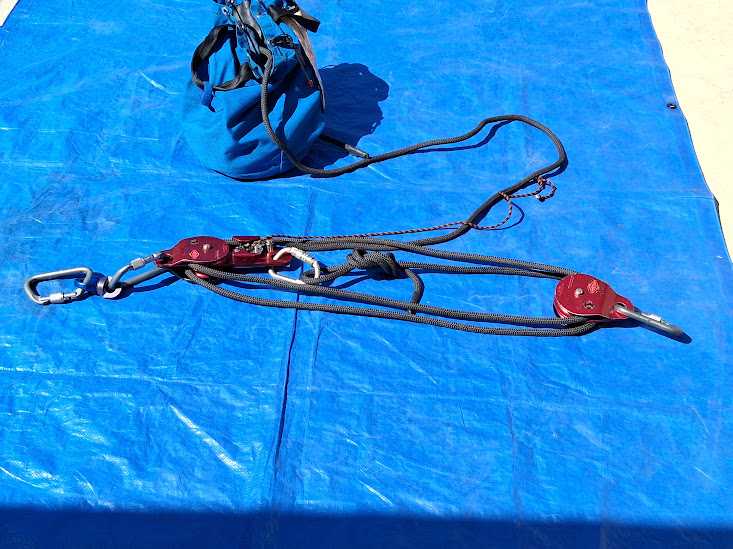 Skedco 4:1 Rescue Kit, aka "Set o' Fours," with 4 SMC Steel Carabiners, and 1 SMC Swivel, and Blue Yates Kit Storage Bag (1 set) — photo 4