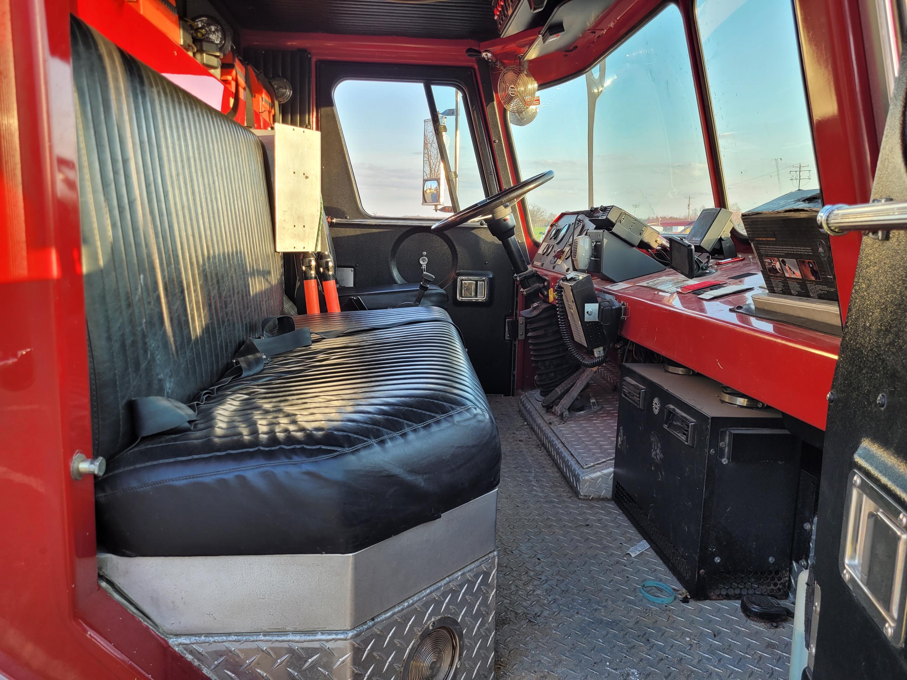 1988 E-One 110' Quint - image 8