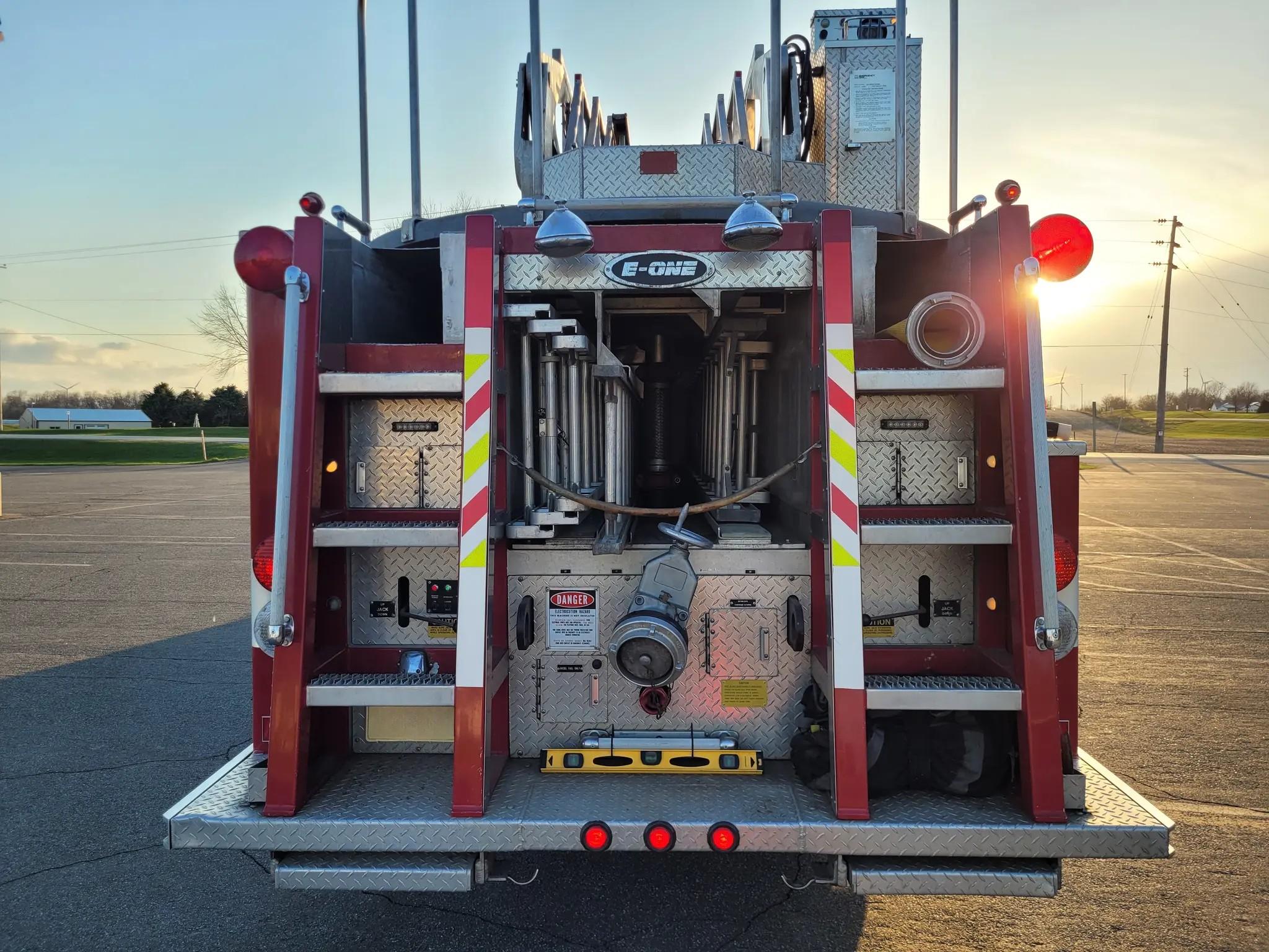 1988 E-One 110' Quint - image 6
