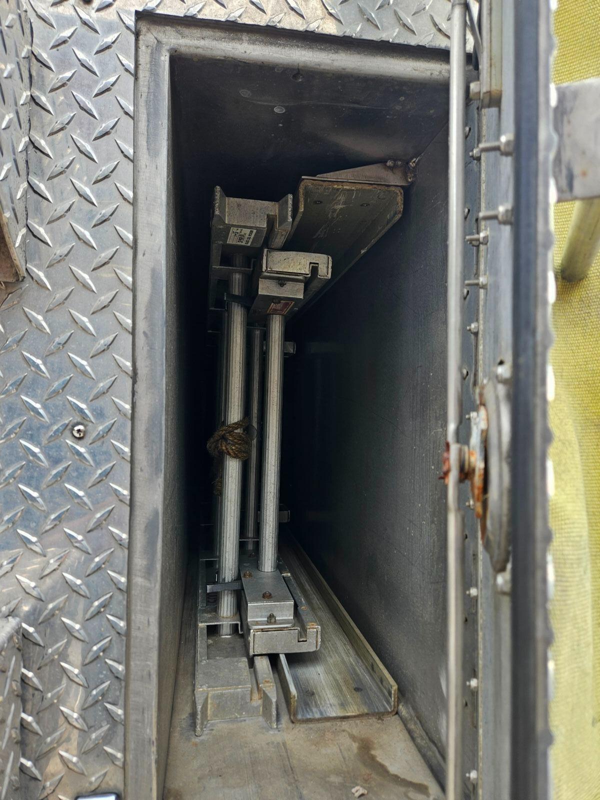 1997 Saulsbury Simon-Duplex Engine/Tanker - image 13