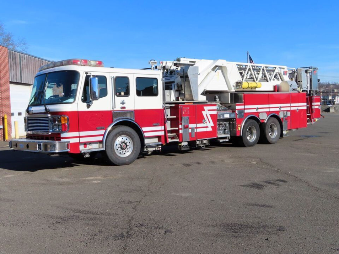 2004 American LaFrance LTI 100’ Aerial