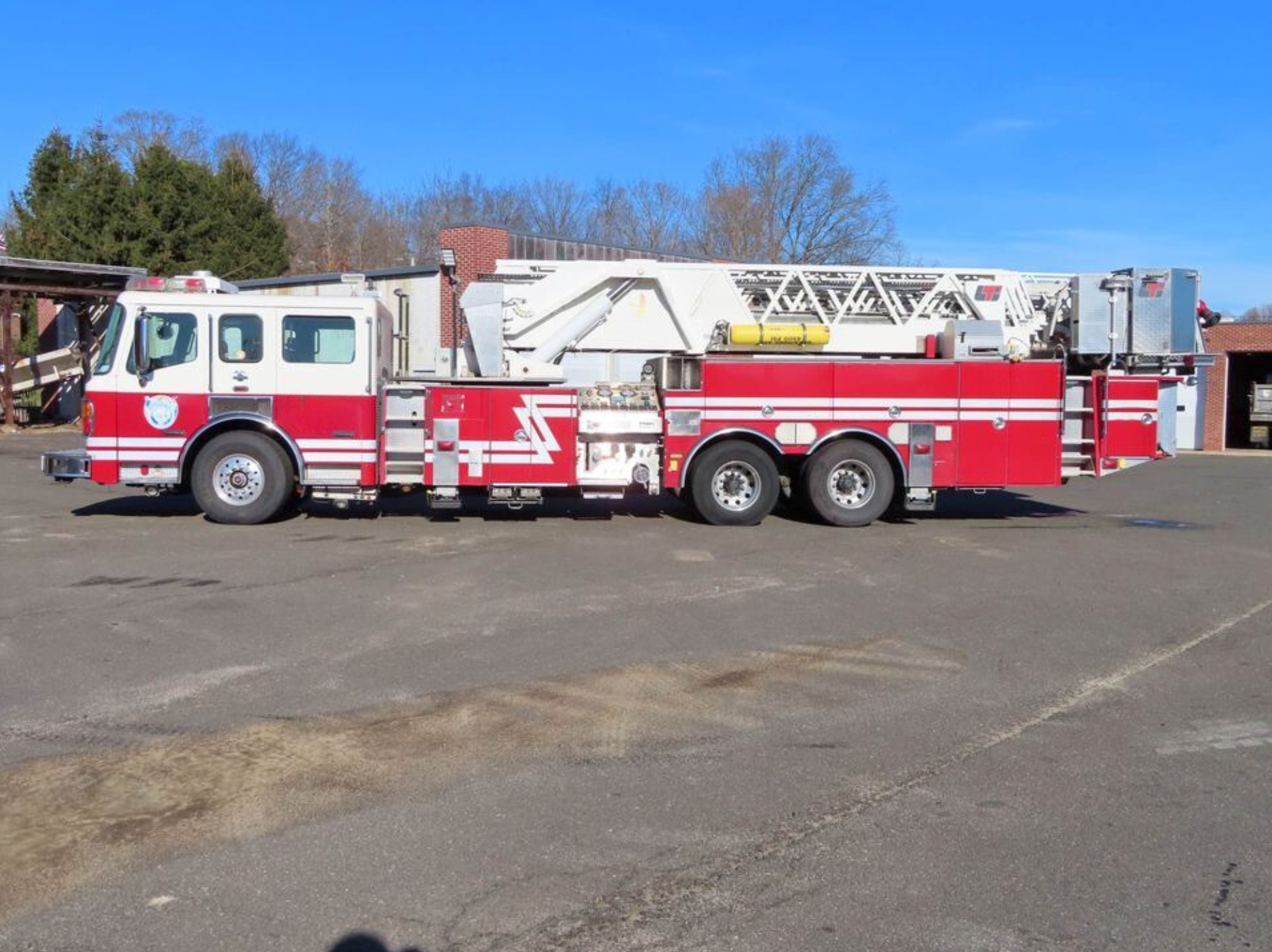 2004 American LaFrance LTI 100’ Aerial - image 2