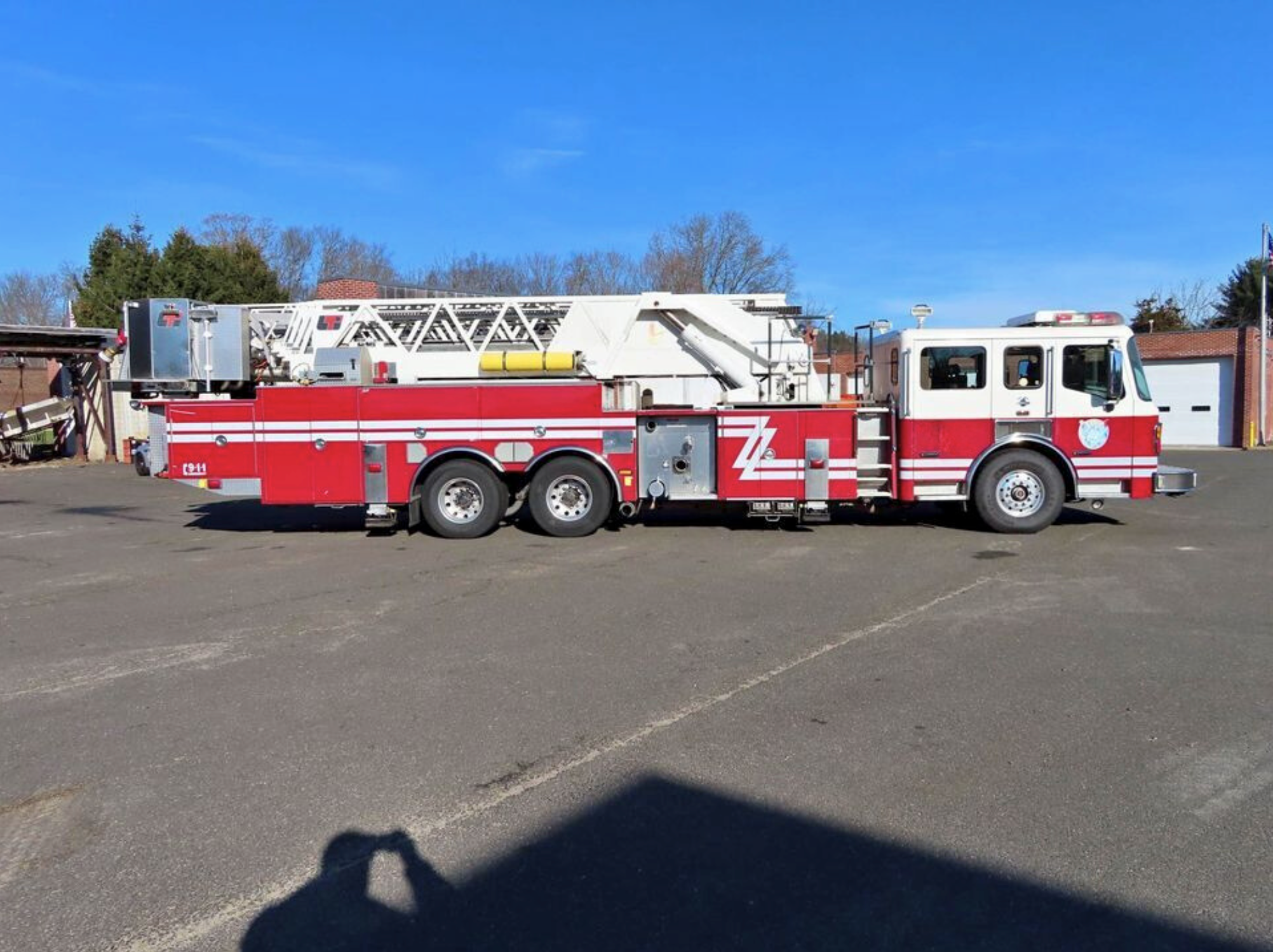 2004 American LaFrance LTI 100’ Aerial - image 3