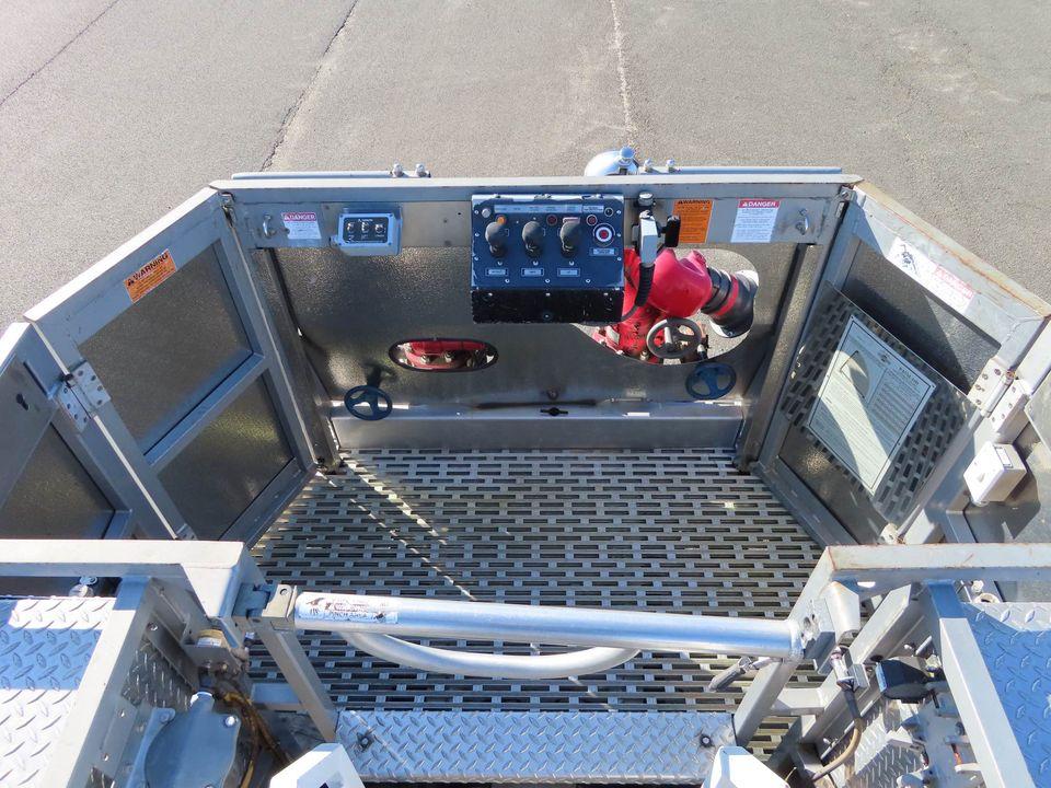 2004 American LaFrance LTI 100’ Aerial - image 17