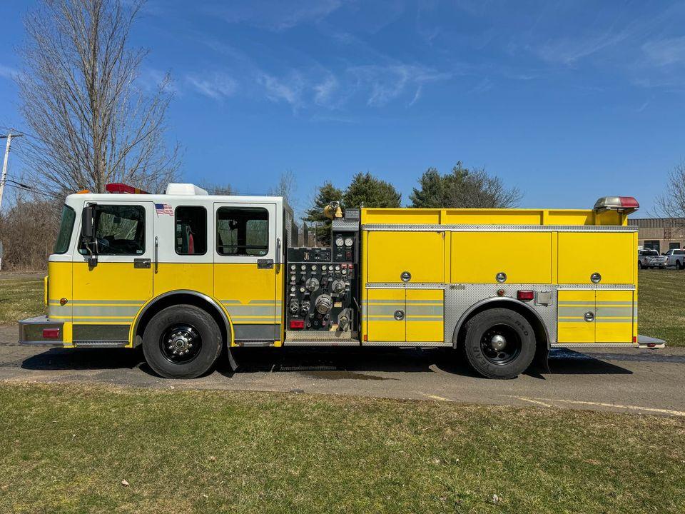 2003 Spartan Pumper - image 2