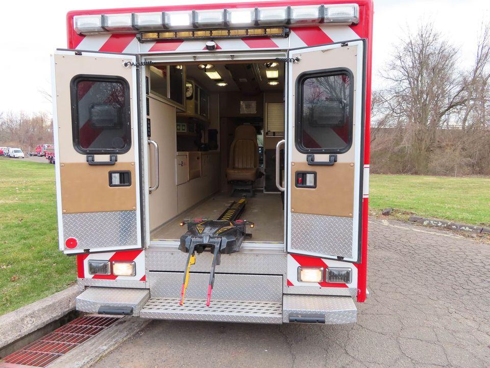 2008 PL Custom Ambulance (Includes Stryker Powerload & gurney) Type I - image 6