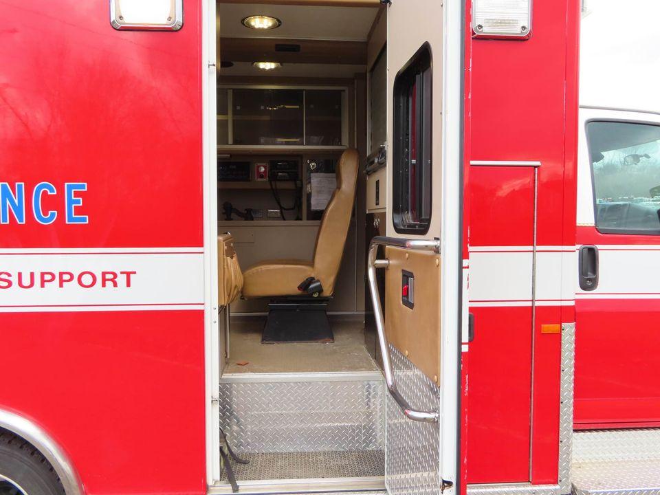 2008 PL Custom Ambulance (Includes Stryker Powerload & gurney) Type I - image 10