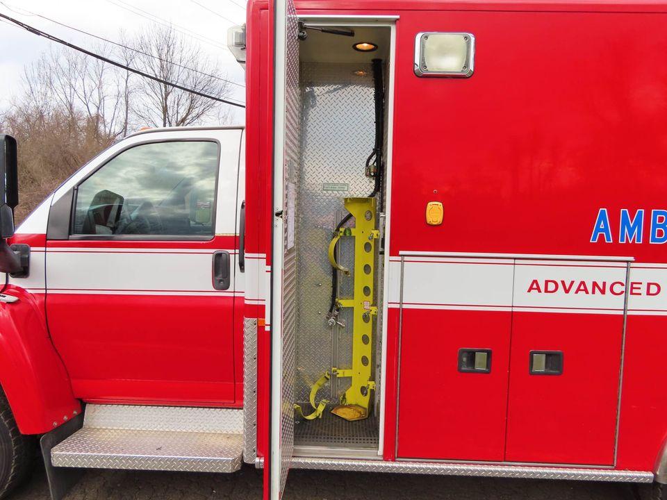 2008 PL Custom Ambulance (Includes Stryker Powerload & gurney) Type I - image 11