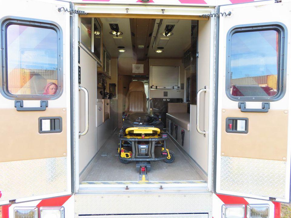 2008 PL Custom Ambulance (Includes Stryker Powerload & gurney) Type I - image 14