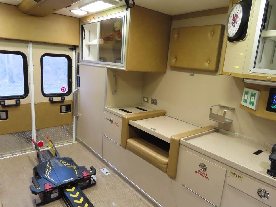 2008 PL Custom Ambulance (Includes Stryker Powerload & gurney) Type I - image 16