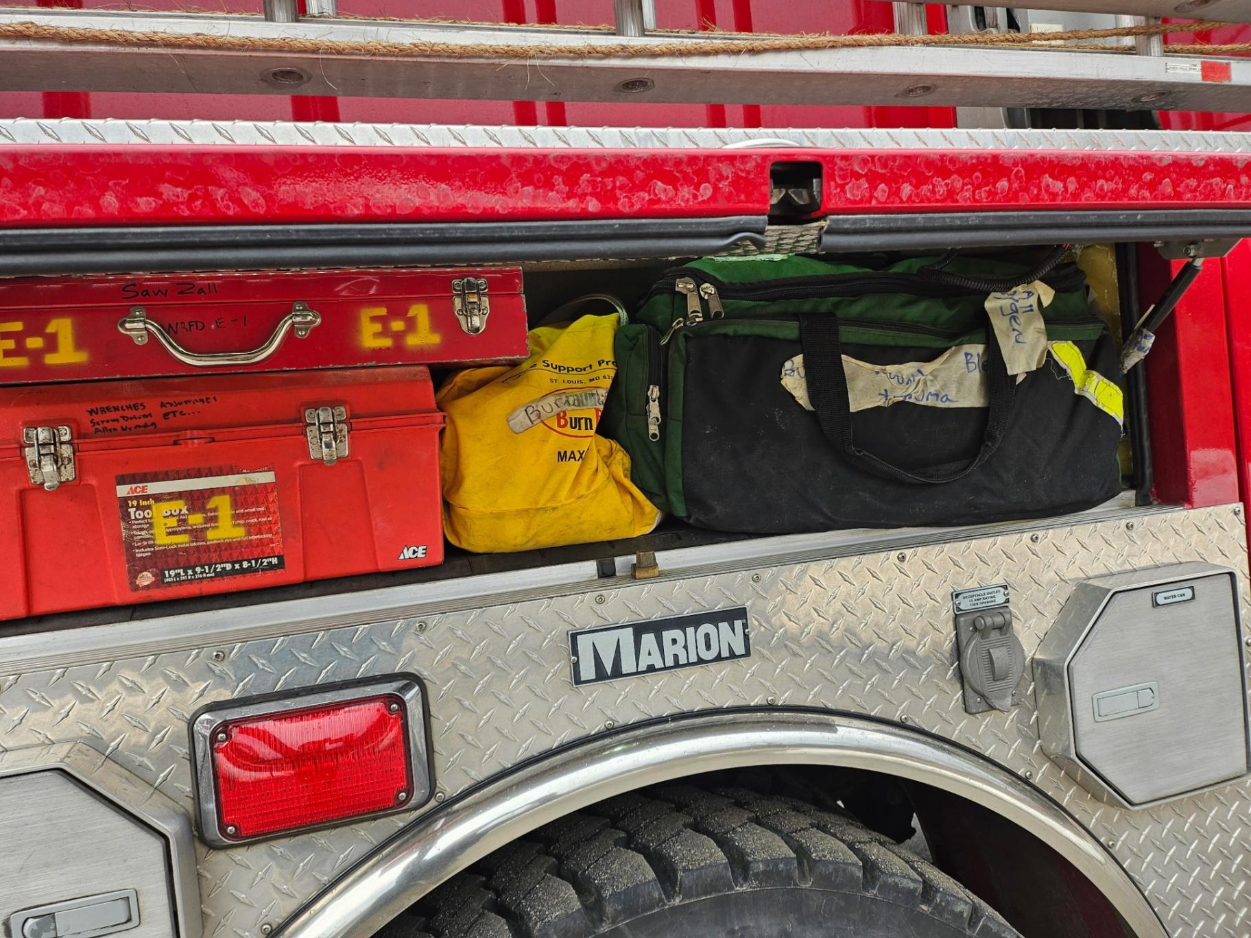 1999 Mack MR688P Pumper - image 17