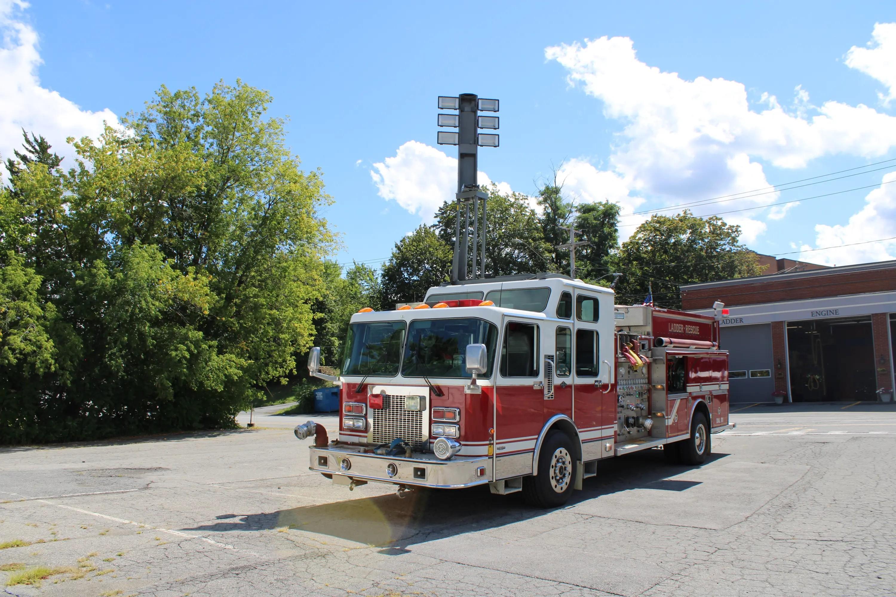 1995 Central States Spartan Pumper - image 8