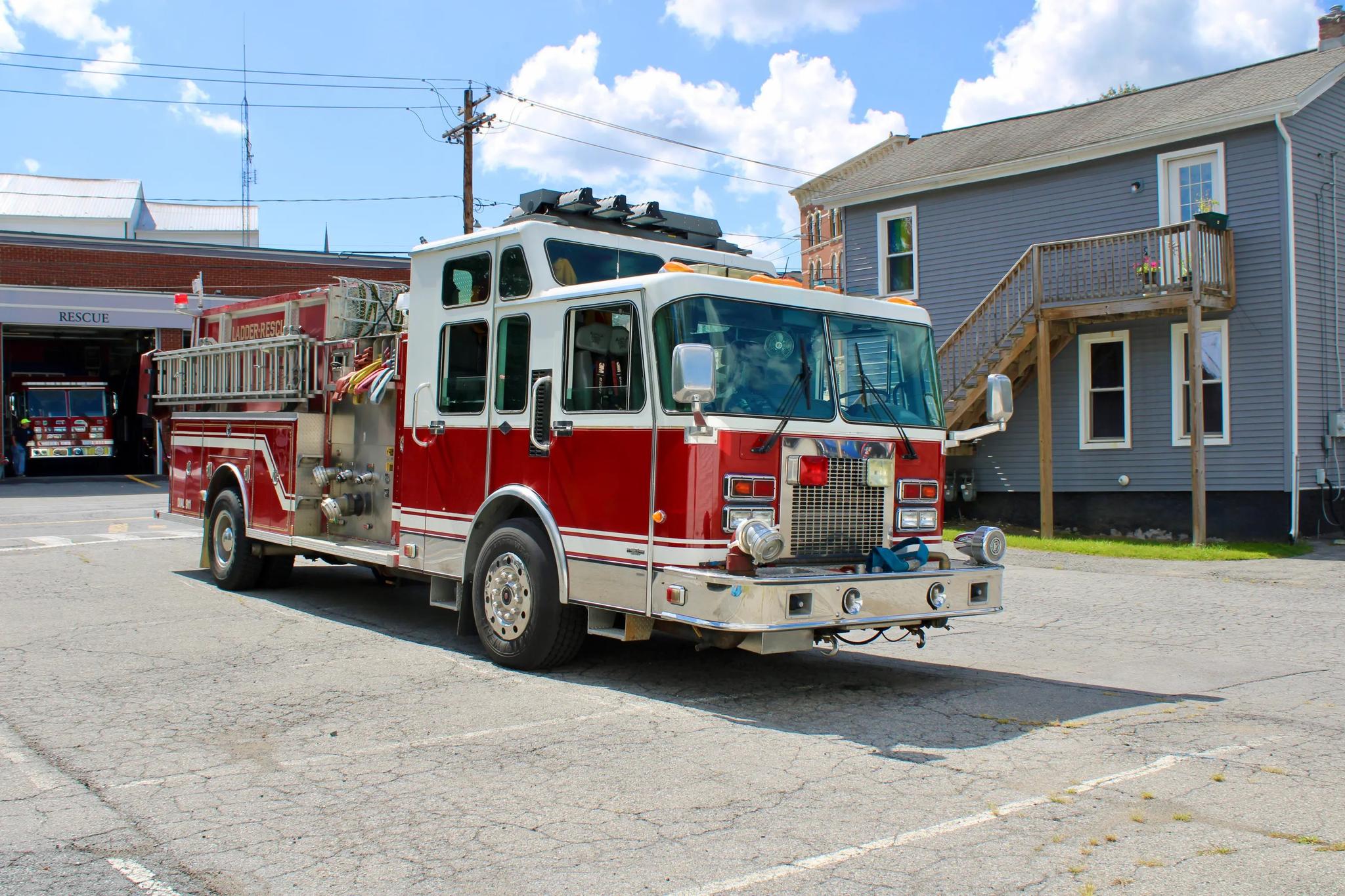 1995 Central States Spartan Pumper - image 3