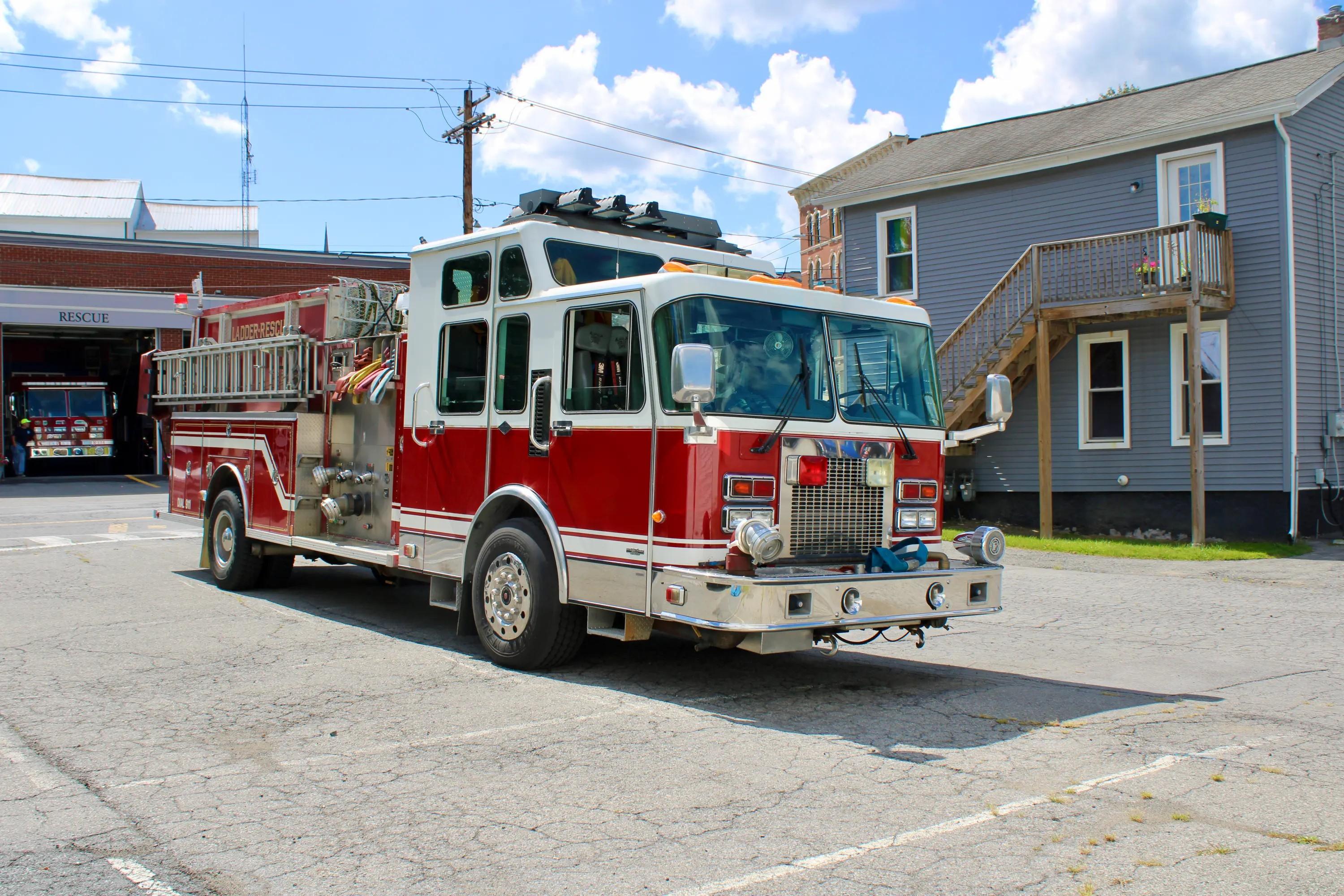 1995 Central States Spartan Pumper - image 3