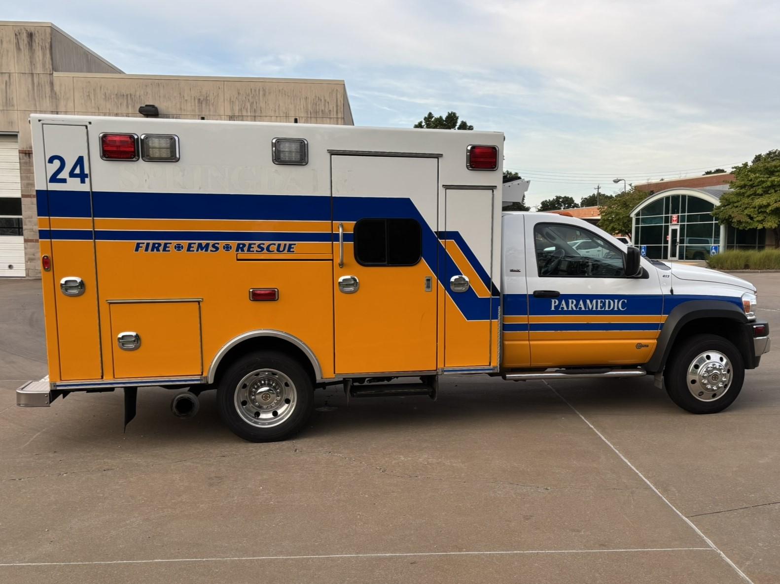 2009 Braun Dodge 4x4 Type I Ambulance - image 4