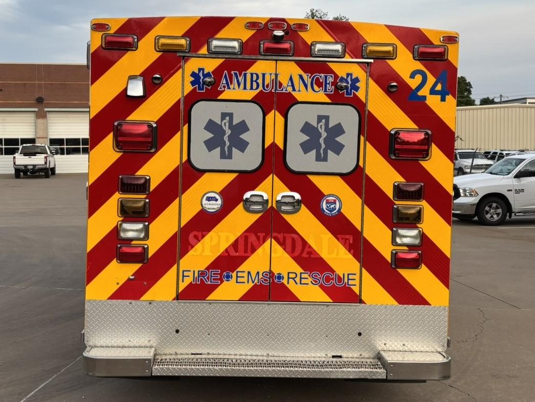 2009 Braun Dodge 4x4 Type I Ambulance - image 6