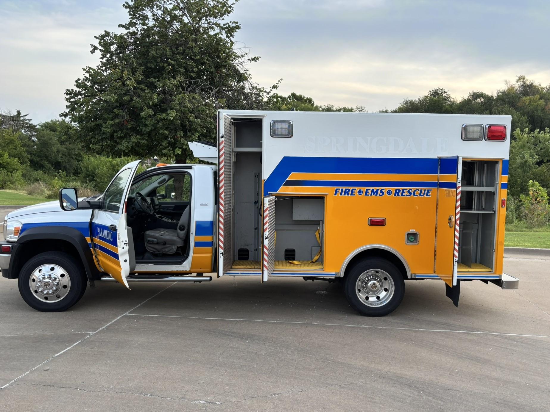 2009 Braun Dodge 4x4 Type I Ambulance - image 2