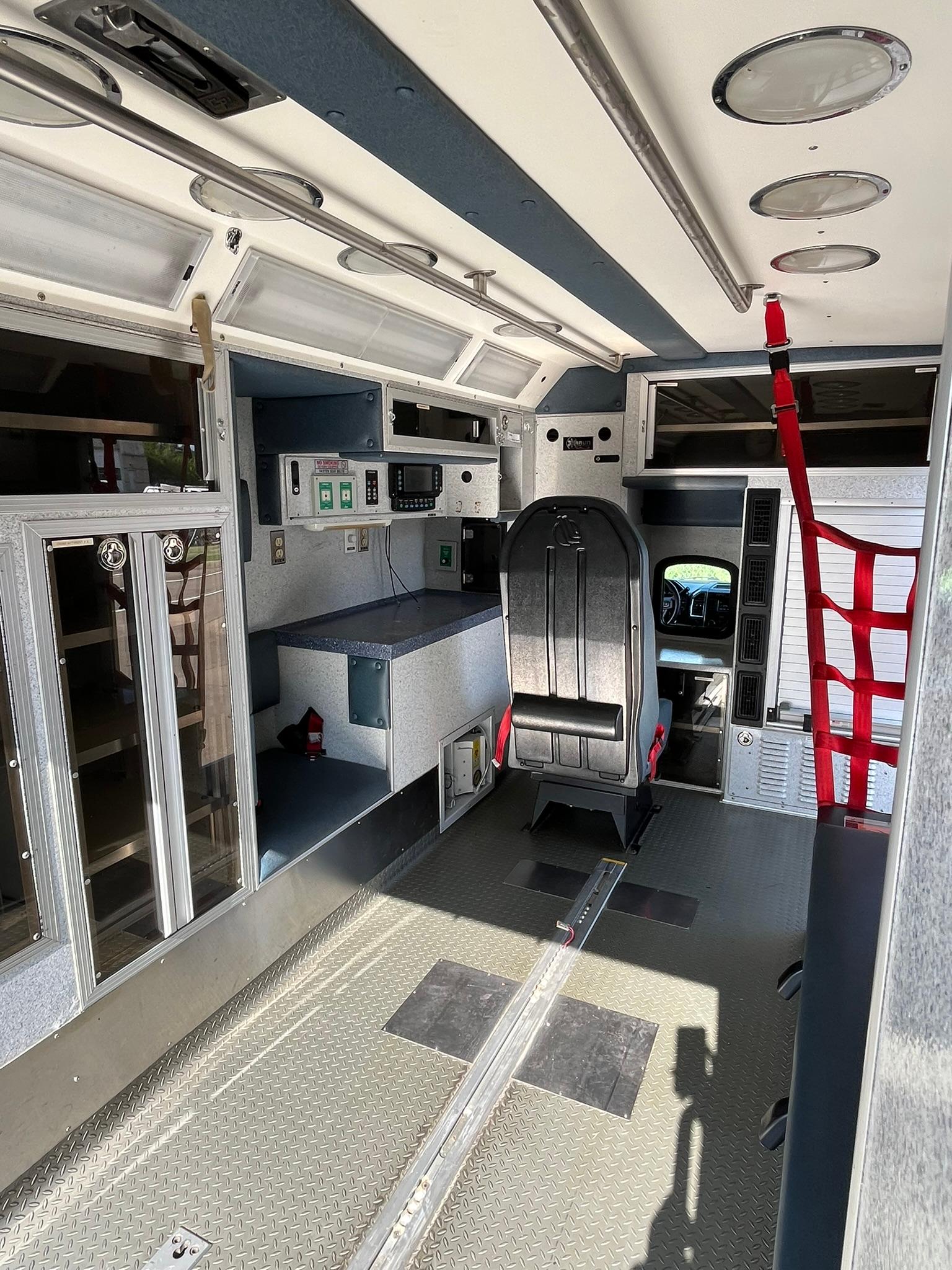 2018 Ford Braun 4x4 Type I Ambulance - image 12