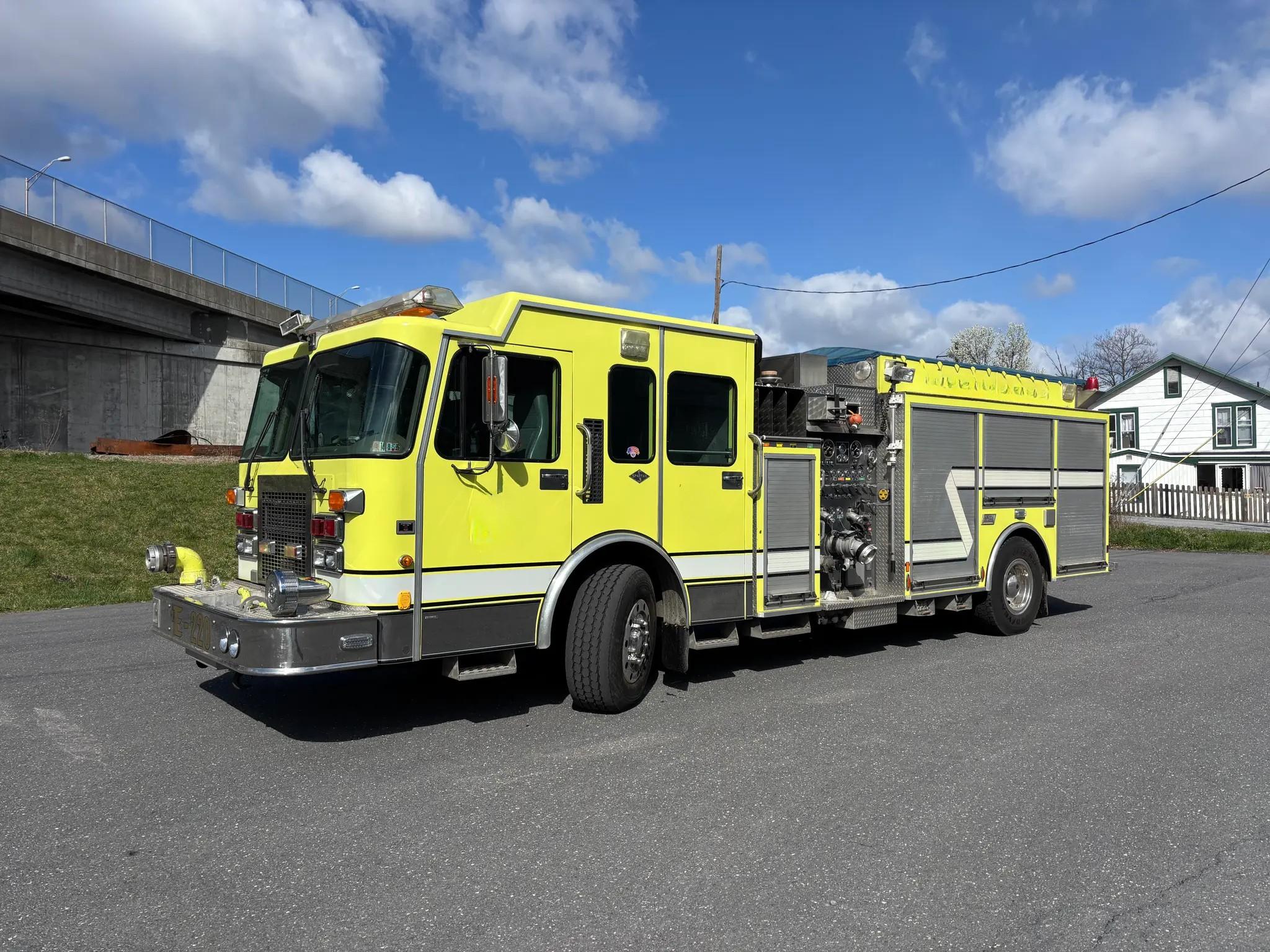 1997 Spartan/New Lexington Engine (1750/1000) - image 2