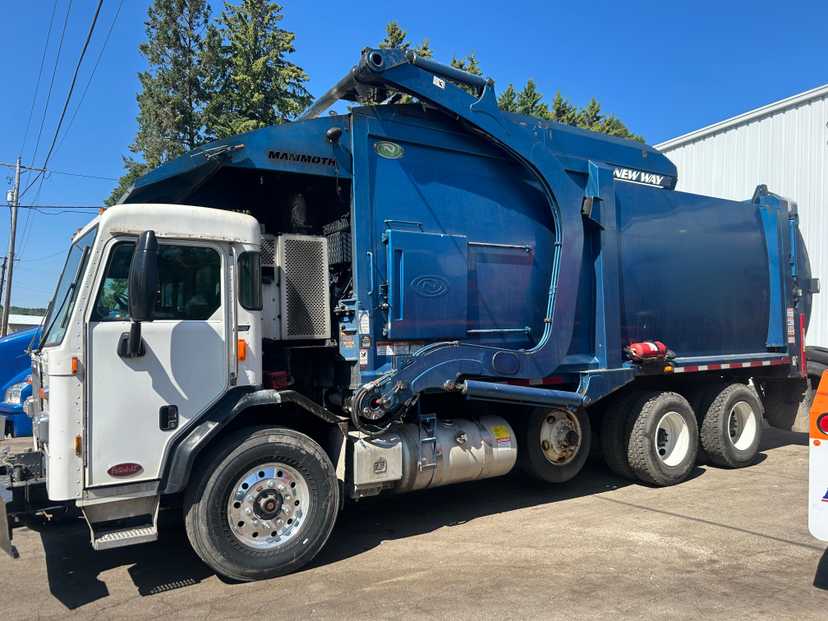 2016 Peterbilt New Way Front Loader