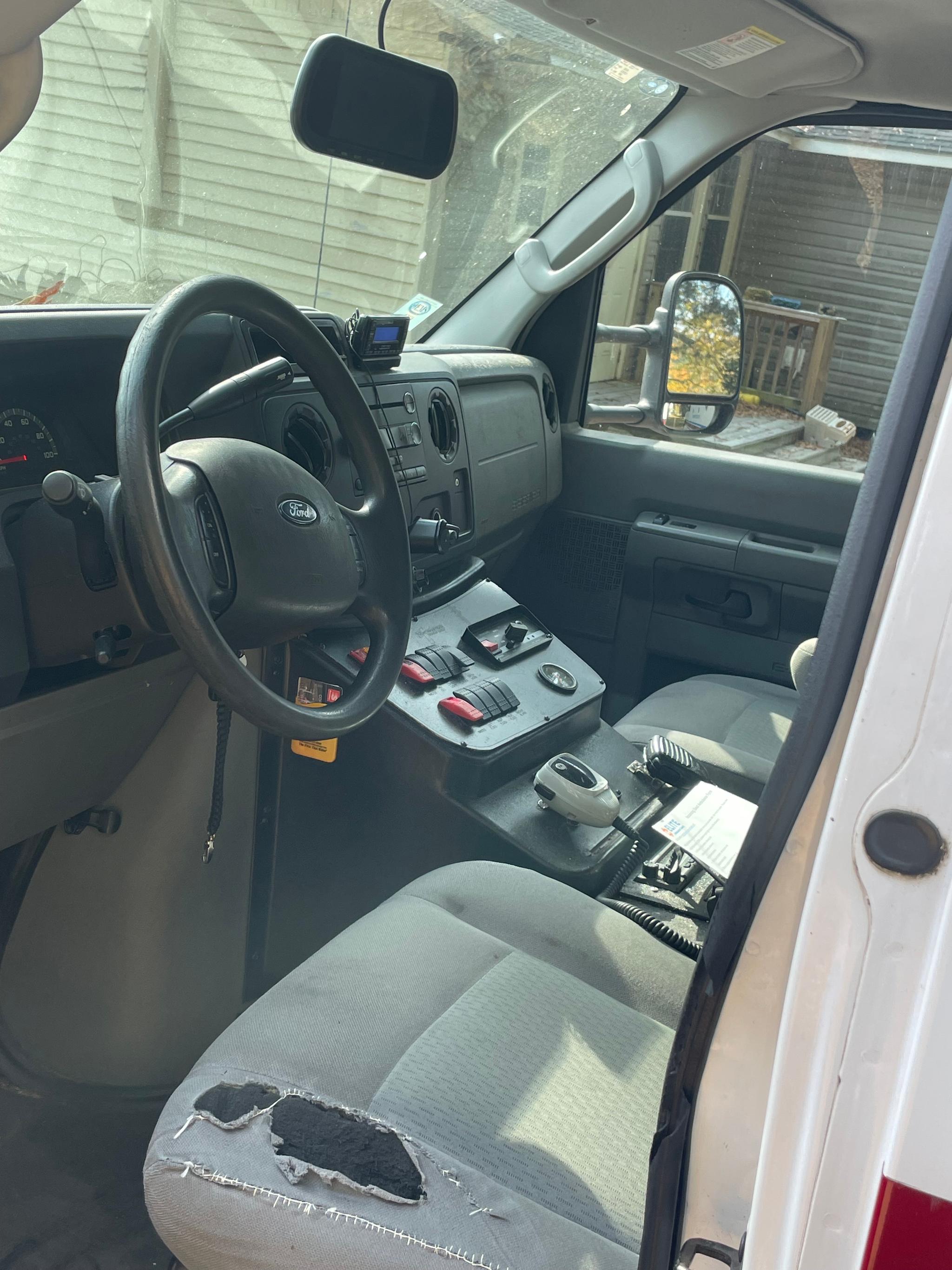 2015 AEV Ford Type III Ambulance - image 4